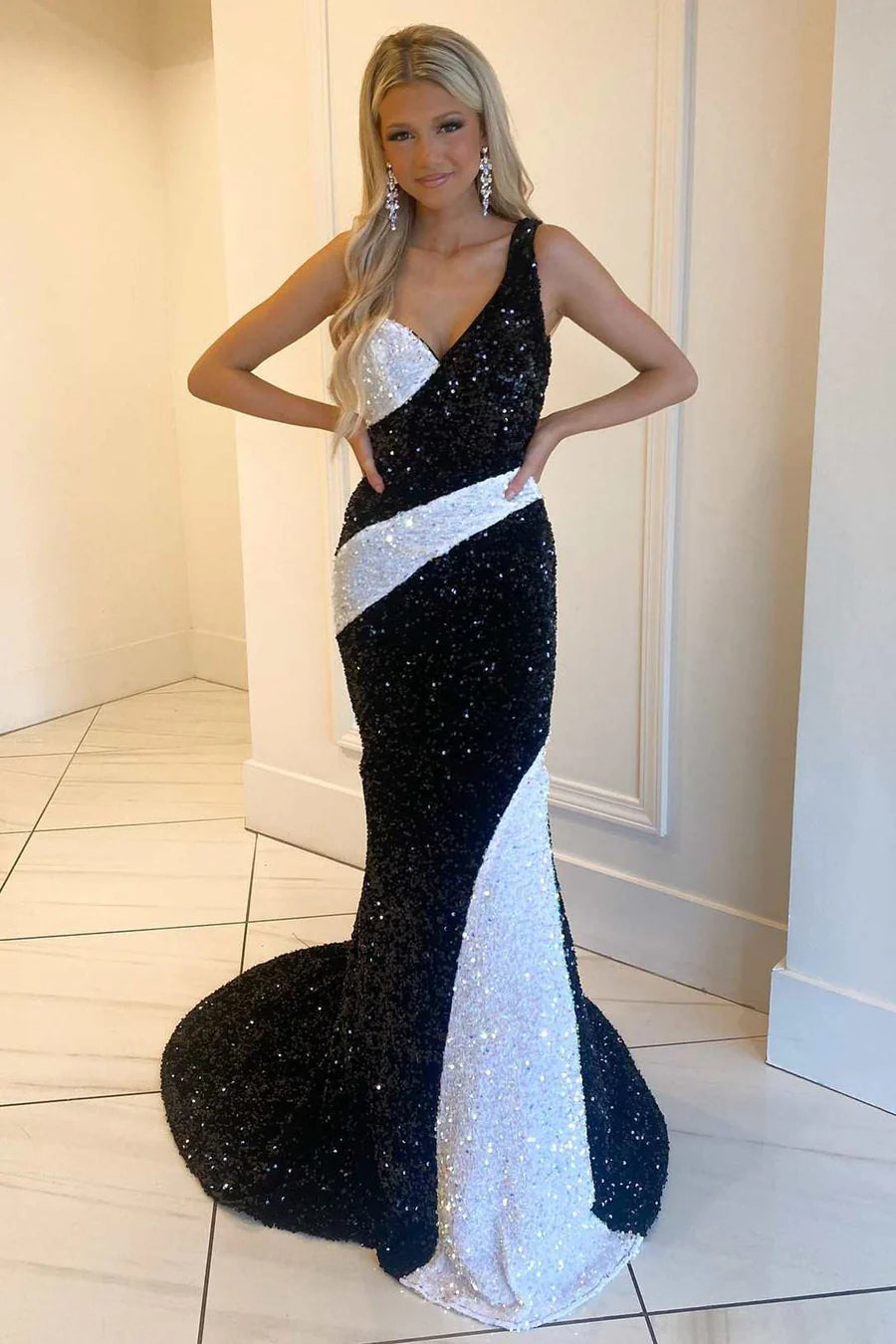 Vestido de fiesta largo estilo sirena con lentejuelas y un solo hombro
